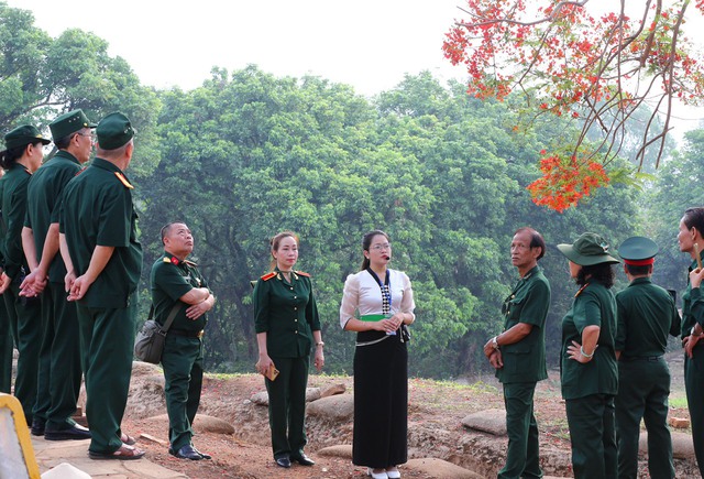 Hướng về mảnh đất Điện Biên anh hùng
