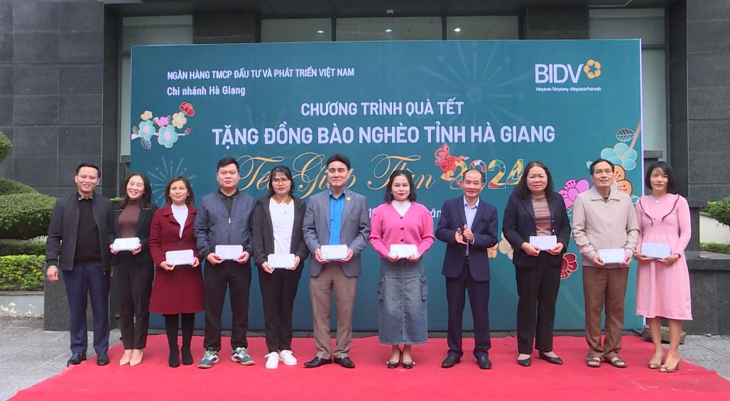 BIDV Hà Giang trao tặng 1.750 suất quà nhân dịp Xuân Giáp Thìn