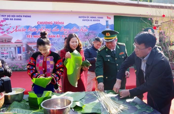 Xuân về sớm với đồng bào nơi biên cương