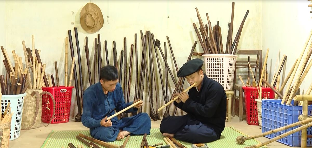 Nghề làm sáo Mông trên cao nguyên đá