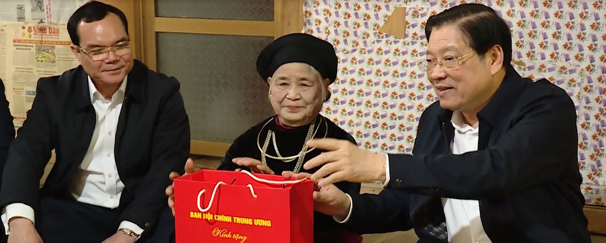 Trưởng ban Nội chính Trung ương Phan Đình Trạc thăm, chúc tết tại huyện Vị Xuyên và Bắc Quang