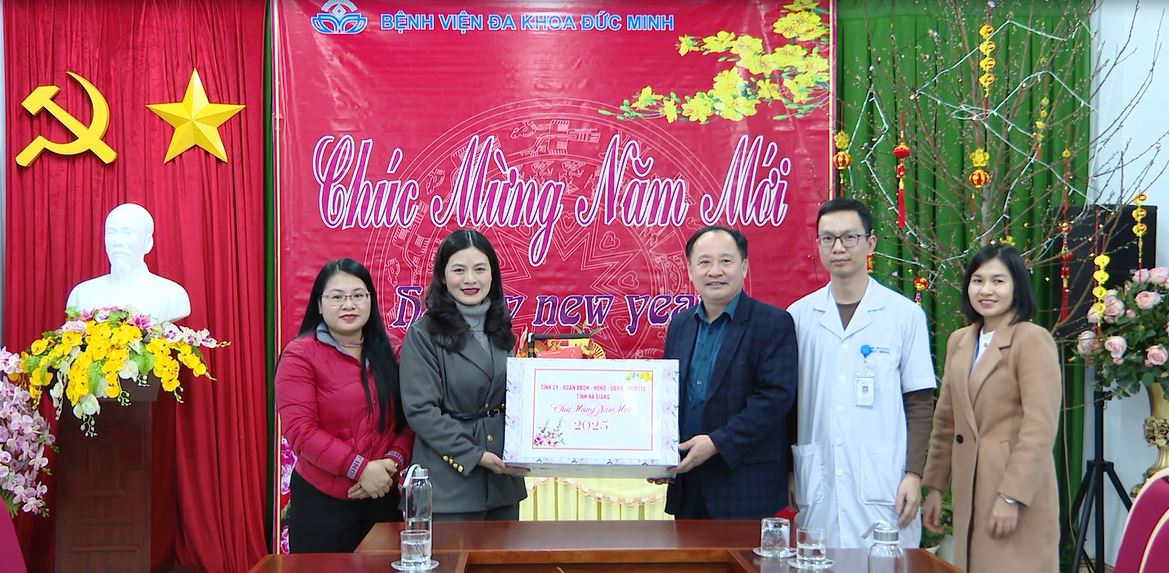 Phó Chủ tịch UBND tỉnh Vương Ngọc Hà chúc tết Bệnh viện Đa khoa Đức Minh và Bệnh viện Phổi