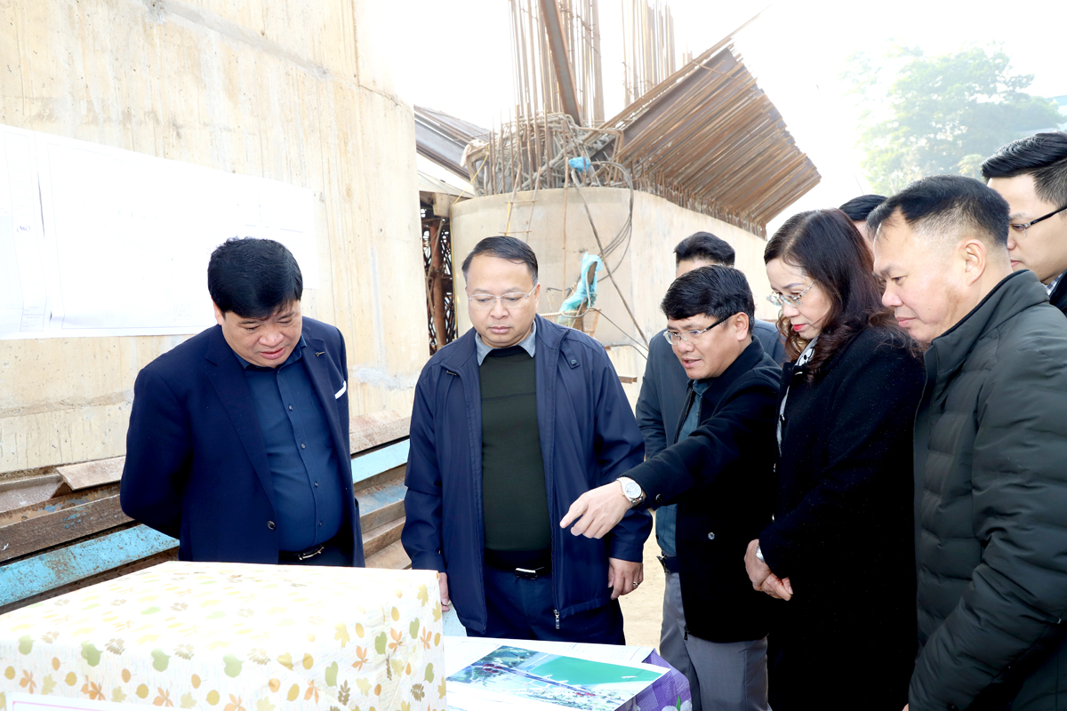 Chủ tịch UBND tỉnh Phan Huy Ngọc kiểm tra các dự án trọng điểm