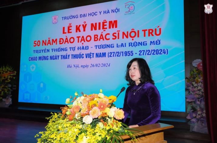 Bộ trưởng Y tế Đào Hồng Lan: Mở rộng, đổi mới đào tạo bác sĩ nội trú cần phải có lộ trình