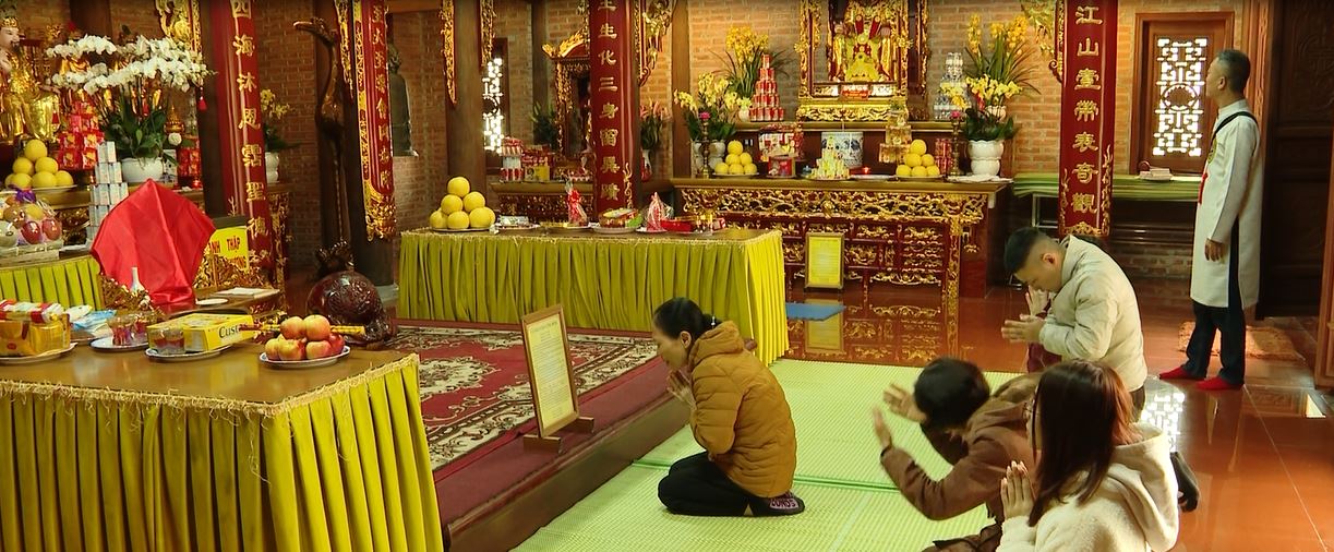 Không khí tại các Đền, Chùa đầu năm mới