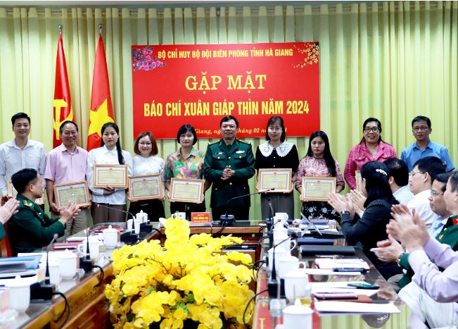 Bộ Chỉ huy Bộ đội Biên phòng tỉnh gặp mặt báo chí Xuân Giáp Thìn 2024
