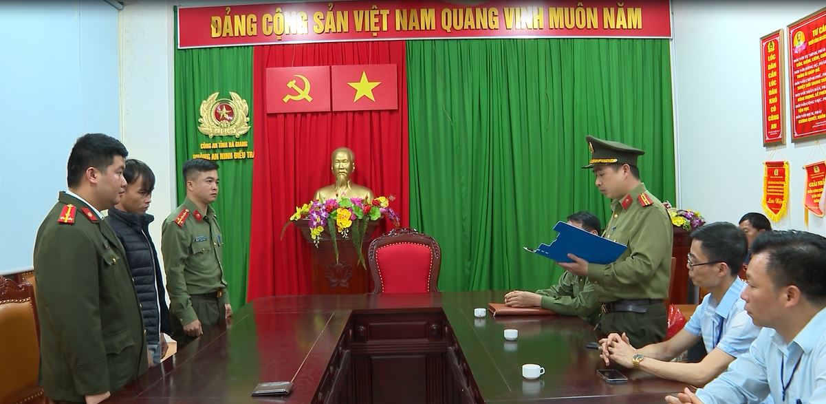 Bắt 2 đối tượng tổ chức cho người khác trốn đi nước ngoài