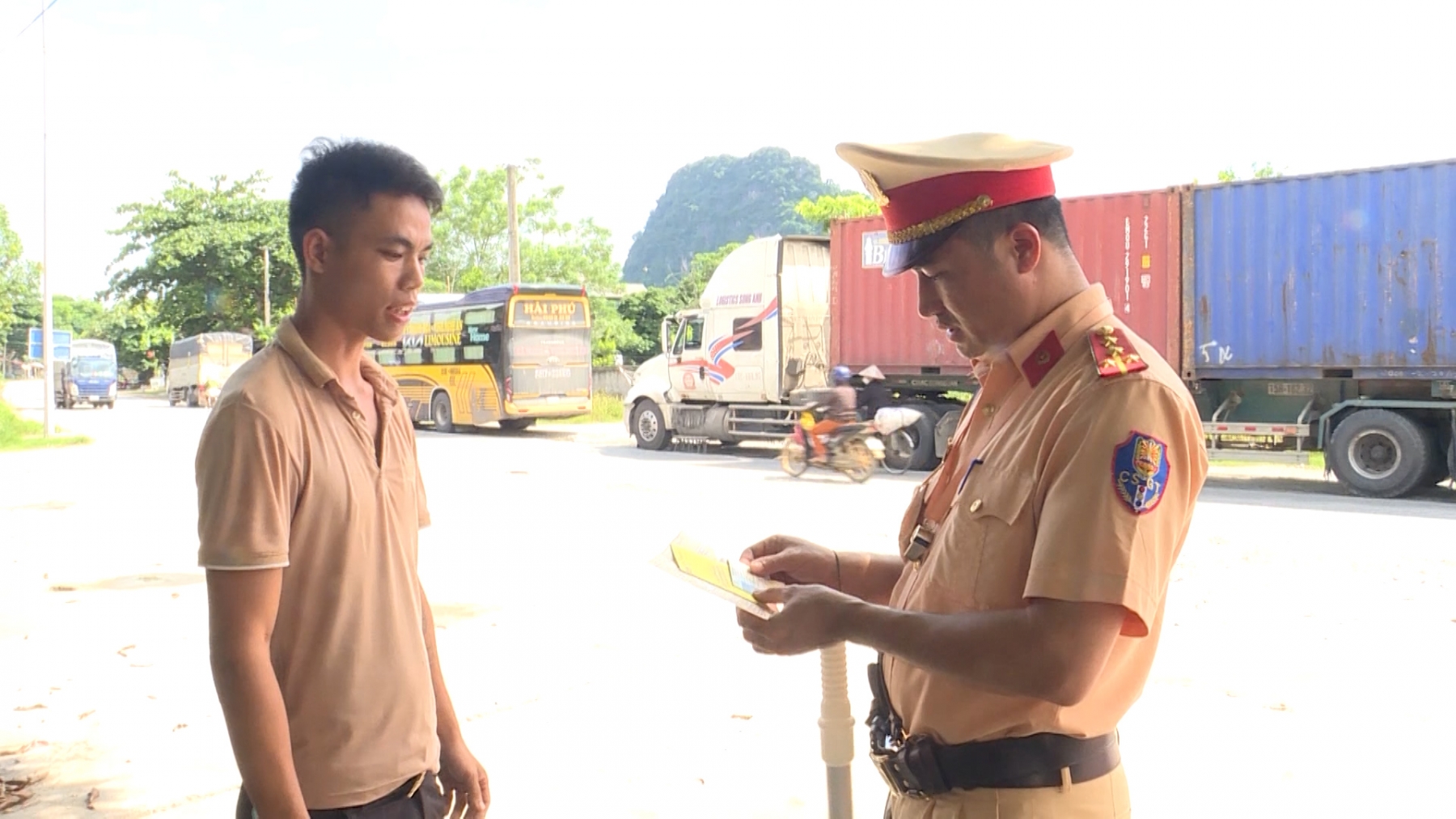 Đèn giao thông - Ngày 2/2/2024
