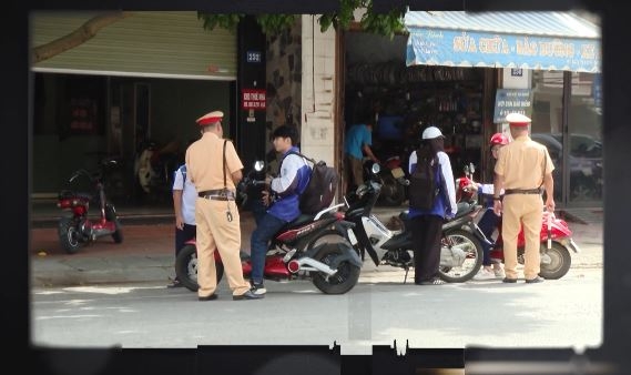 Đèn giao thông - Ngày 21/02/2024