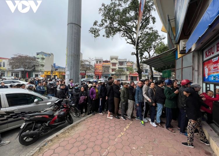 CĐV nhận vé miễn phí, Thiên Trường thành "chảo lửa" trận Nam Định vs Sanfrecce