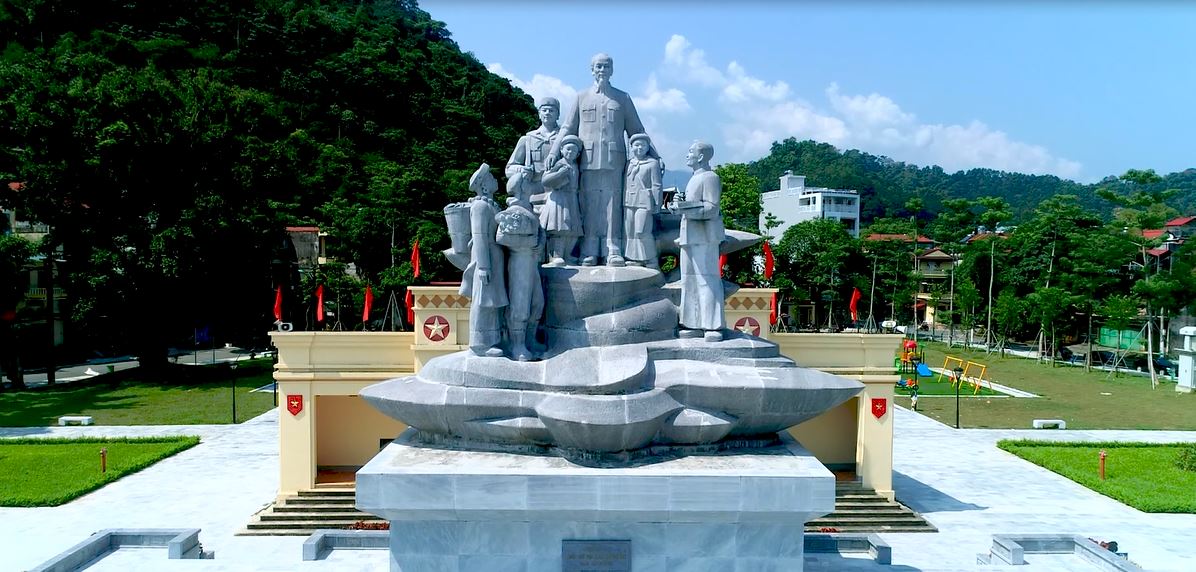 Tự hào 95 mùa Xuân có Đảng