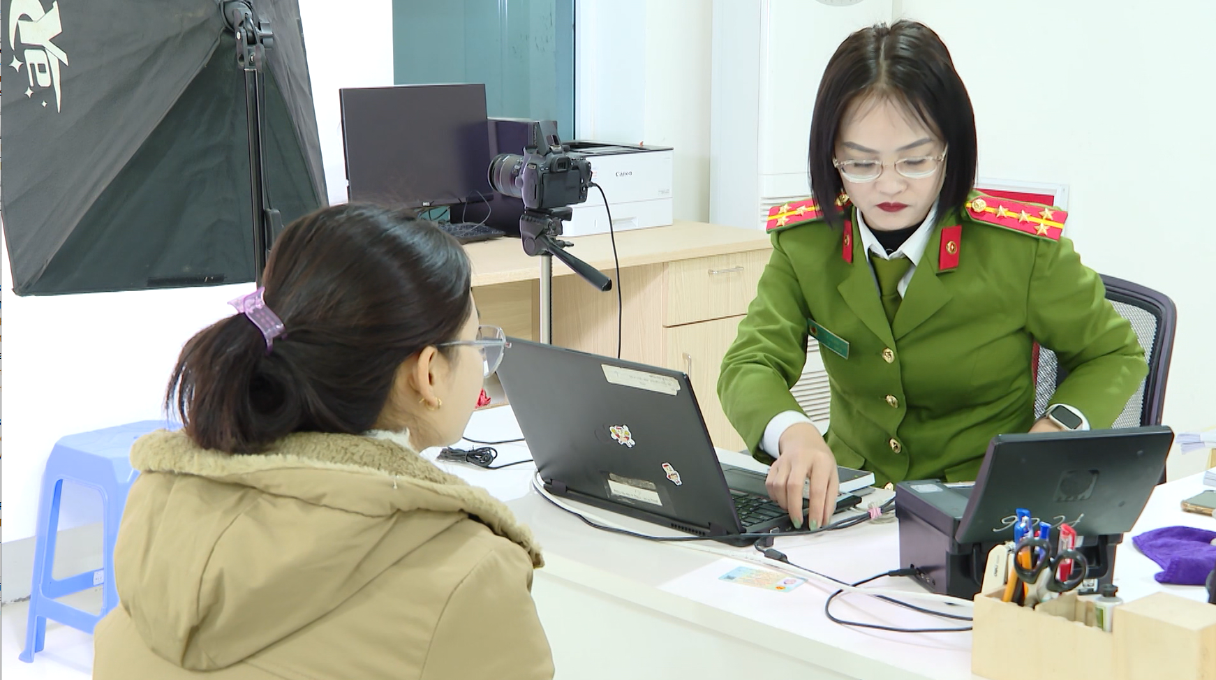 Rộn ràng ngày làm việc đầu năm Ất Tỵ