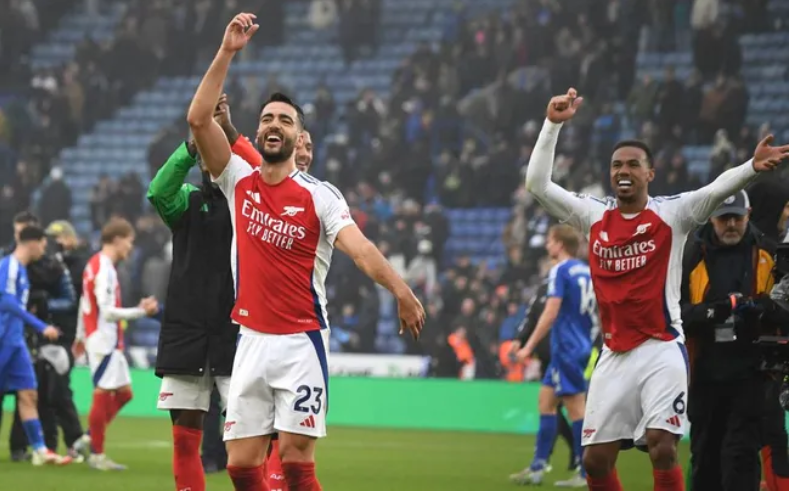 Arsenal vất vả giành 3 điểm