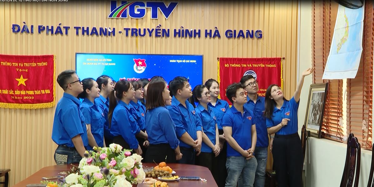 Chi đoàn Đài PTTH Hà Giang: Sinh hoạt chuyên đề tự hào một dải non sông