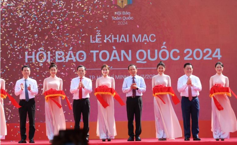 Khai mạc hội Báo toàn quốc 2024, 'hoa trăm miền' tề tựu tại Thành phố mang tên Bác