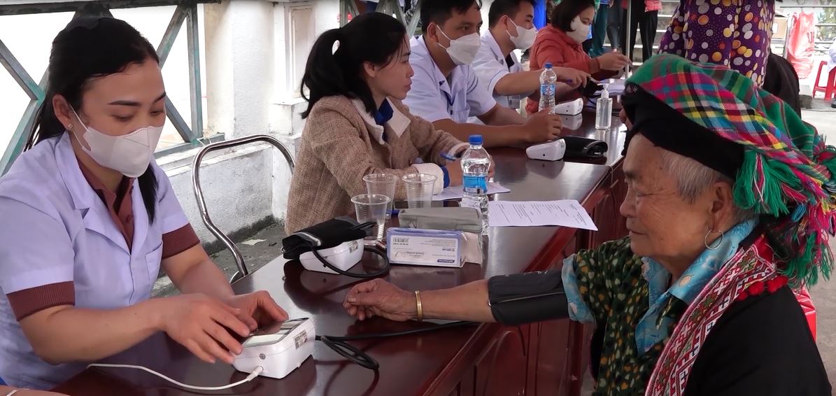 Hơn 5.000 người dân biên giới của Hà Giang được khám, tư vấn sức khỏe