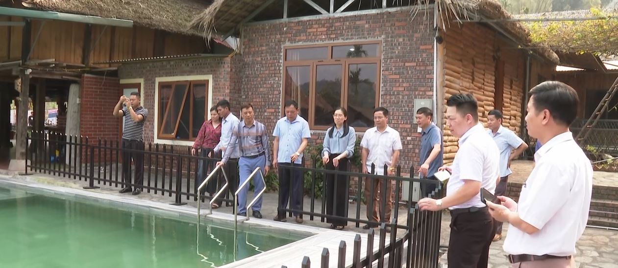 Ban Văn hóa - Xã hội HĐND tỉnh khảo sát việc thực hiện NQ của HĐND tỉnh tại TP Hà Giang