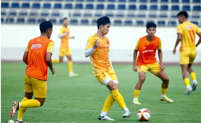 Các cầu thủ U22 Việt Nam nỗ lực thể hiện khả năng để cạnh tranh suất tham dự SEA Games 32