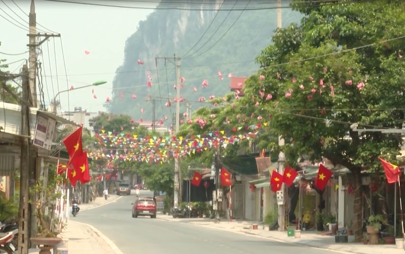Thành phố Hà Giang: Rực rỡ cờ hoa chào mừng ngày thống nhất đất nước