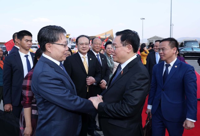 Chuyến thăm Trung Quốc của Chủ tịch Quốc hội Vương Đình Huệ thành công tốt đẹp