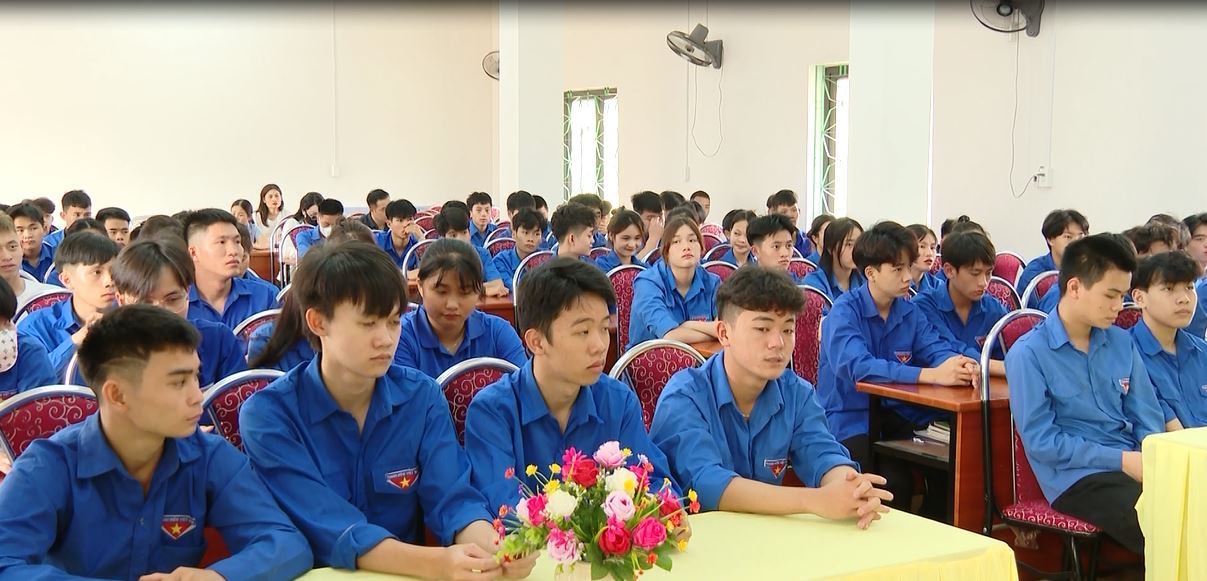 Tư vấn, hướng nghiệp – Mở lối tương lai cho Học sinh khối lớp 12