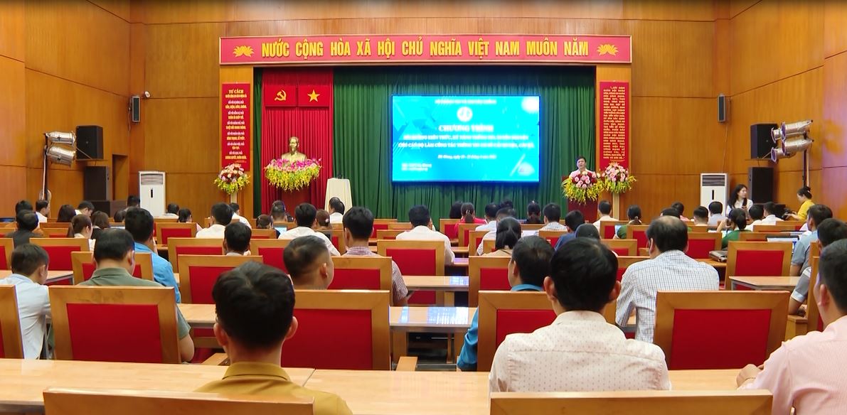 Bồi dưỡng kiến thức, kỹ năng thông tin, tuyên truyền tại cơ sở