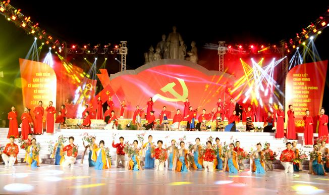 Chương trình Nghệ thuật chào mừng kỷ niệm 50 năm ngày giải phóng miền Nam