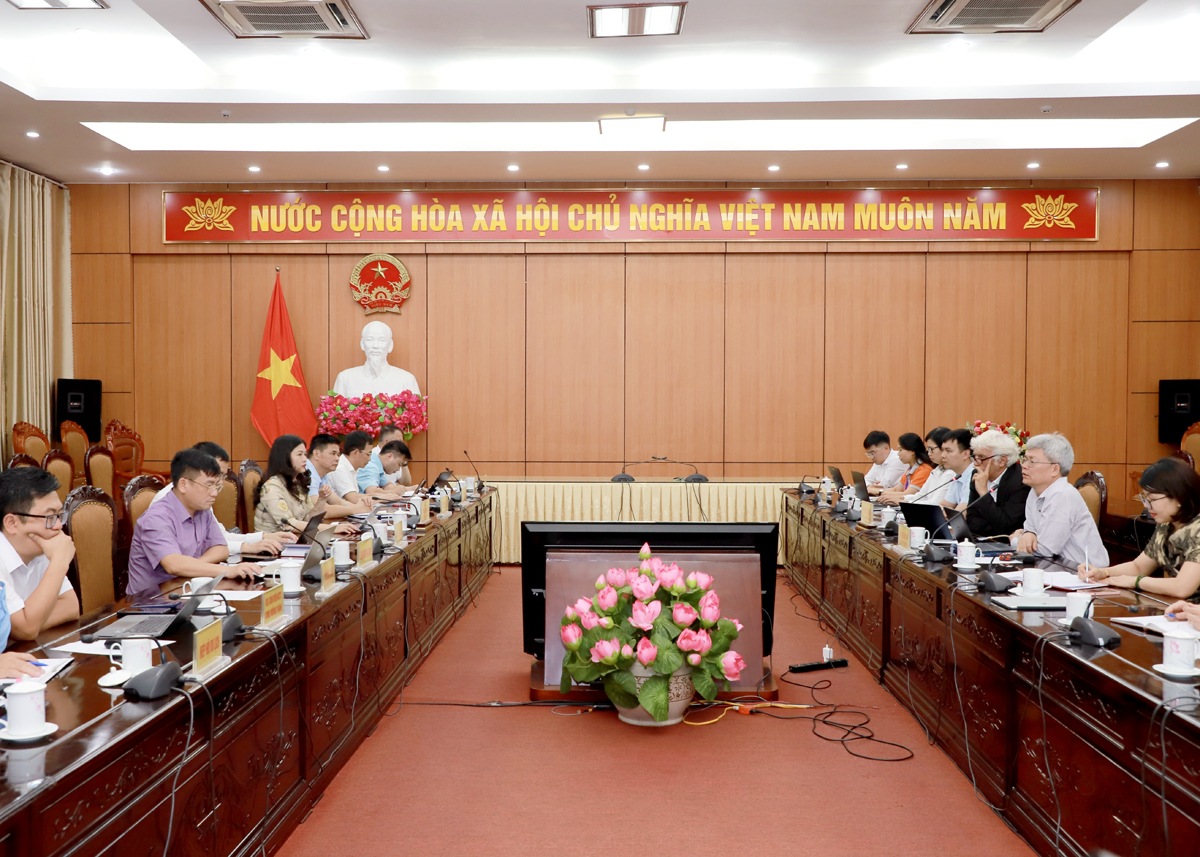 Đoàn chuyên gia Mạng lưới công viên địa chất toàn cầu làm việc với Thường trực UBND tỉnh