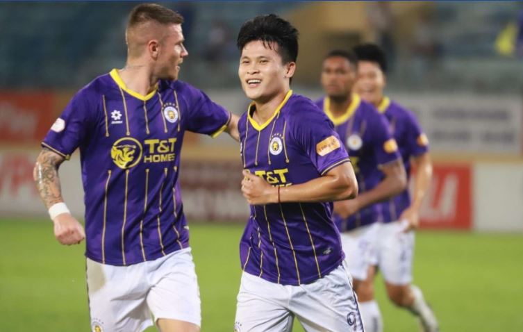 Hàng loạt cầu thủ báo tin vui tới HLV Kim Sang Sik