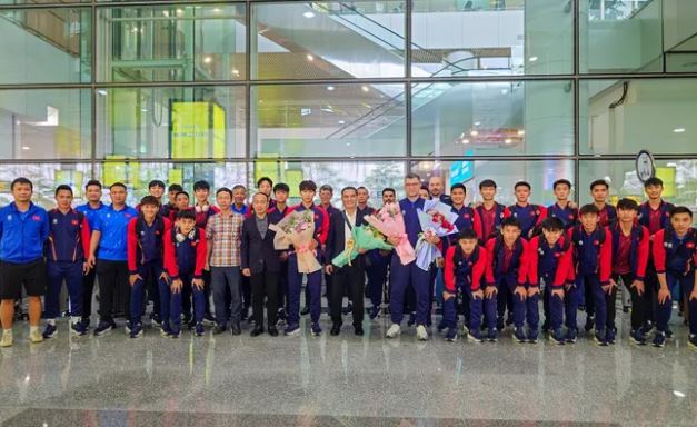 Đội tuyển U17 Việt Nam trở về nước sau hành trình đầy nỗ lực tại VCK U17 châu Á 2025