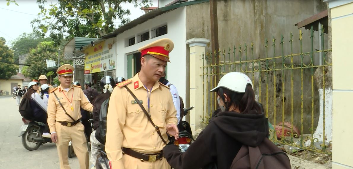 Tăng cường tuyên truyền Luật giao thông cho học sinh