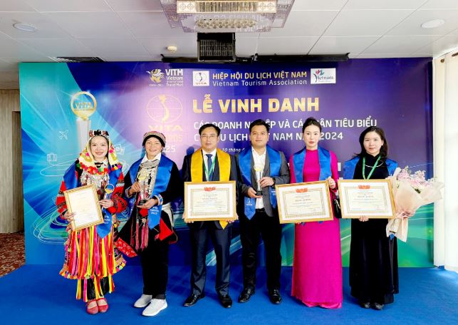 Hiệp hội Du lịch Việt Nam vinh danh 2 làng văn hóa và 4 doanh nghiệp của Hà Giang