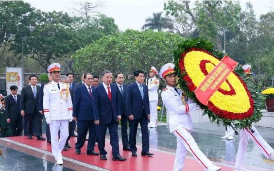 Lãnh đạo Đảng, Nhà nước vào Lăng viếng Chủ tịch Hồ Chí Minh, tưởng niệm các Anh hùng liệt sỹ
