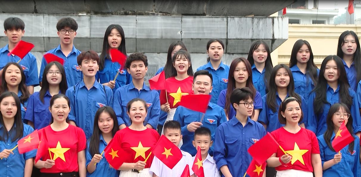 Người dân Hà Giang hướng về Lễ kỷ niệm 50 năm giải phóng miền Nam