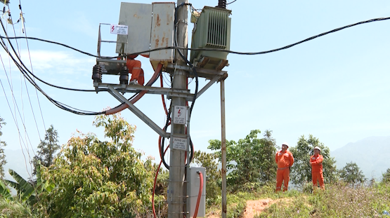 Công ty Điện lực Hà Giang đảm bảo an toàn trong mùa mưa - Ngày 24/4/2025