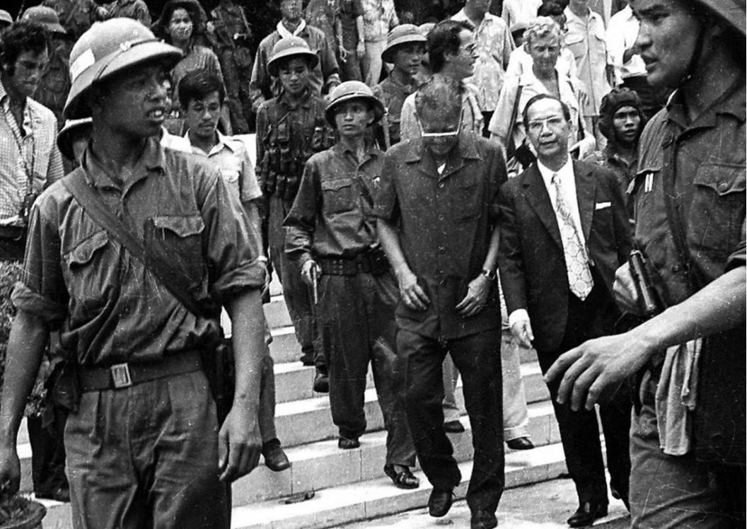 Người thêm ba chữ “không điều kiện” sau lời đầu hàng của Dương Văn Minh