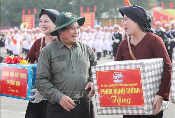 Thủ tướng Phạm Minh Chính động viên các lực lượng tham gia diễu binh, diễu hành