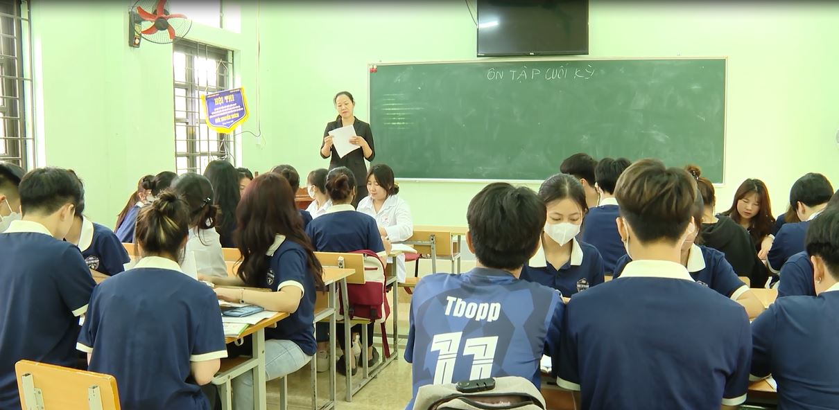 Các trường tăng cường ôn luyện cho học sinh chuẩn bị kỳ thi tốt nghiệp THPT