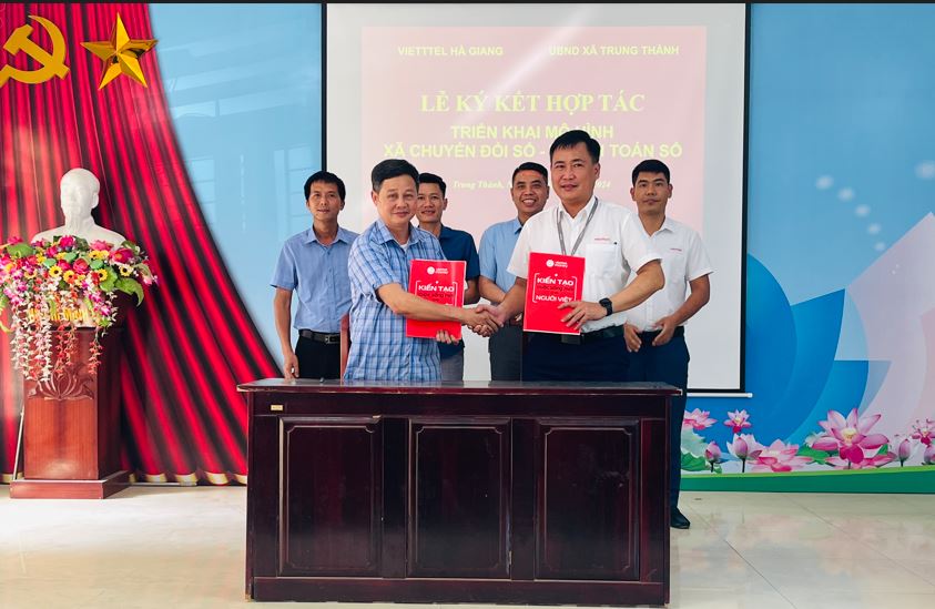 Ký kết hợp tác triển khai mô hình xã chuyển đổi số - thanh toán số tại Trung Thành (Vị Xuyên)