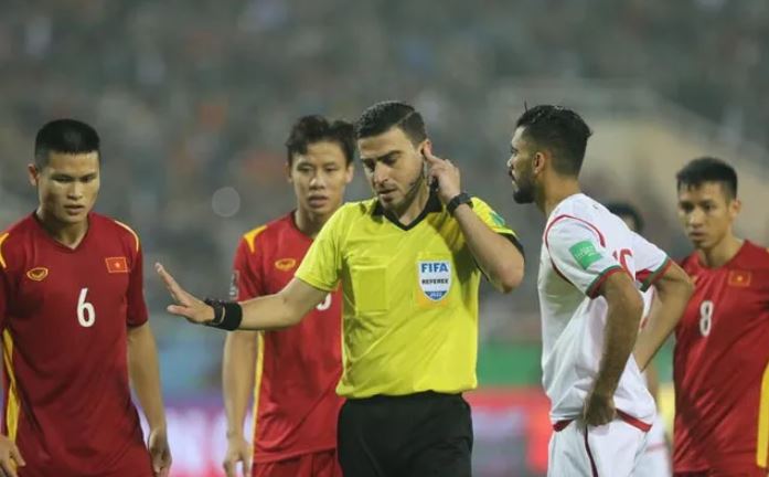 Trọng tài người Syria cầm còi trận Việt Nam vs Philippines