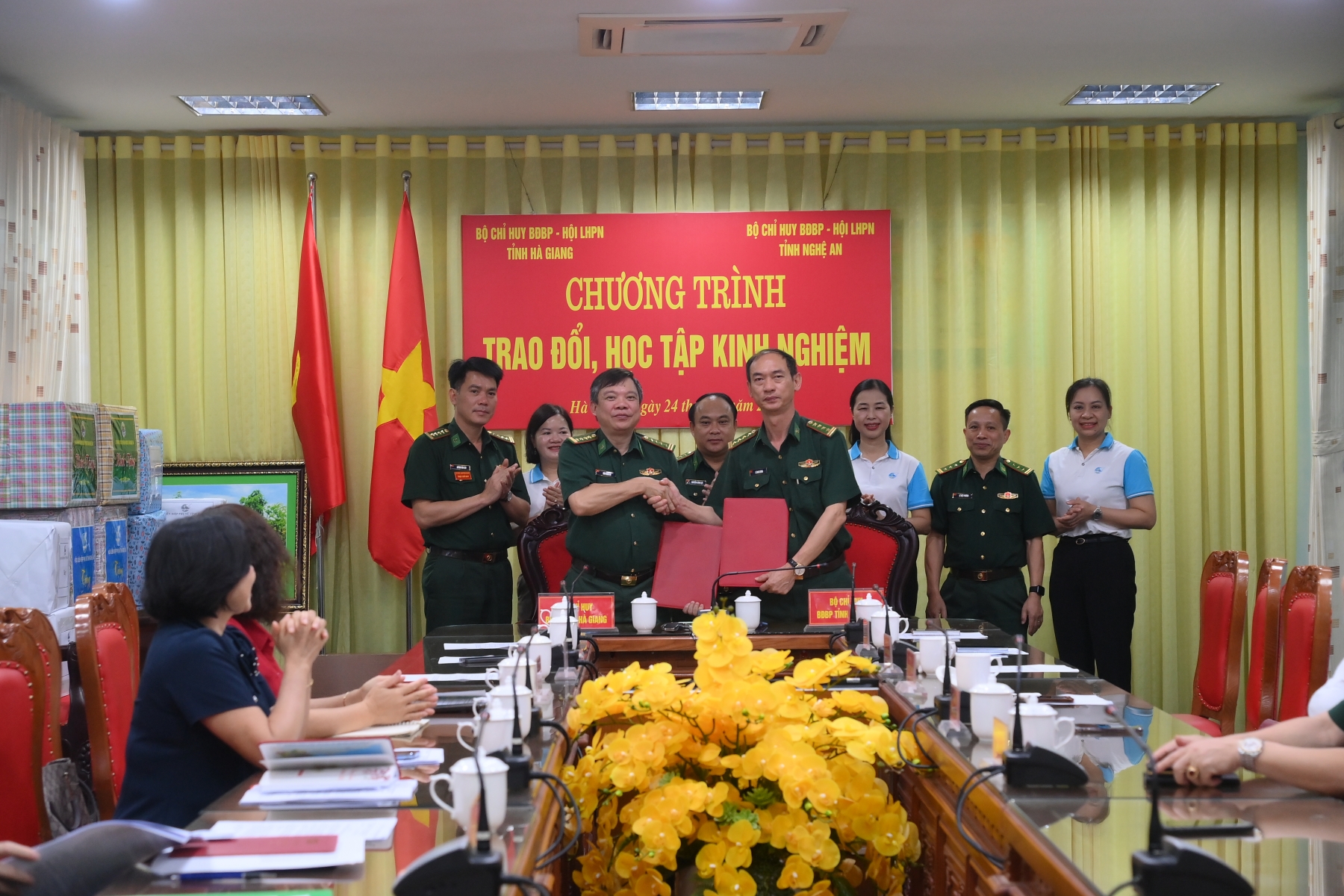 Đoàn công tác Bộ đội Biên phòng và Hội LHPN tỉnh Nghệ An thăm, trao đổi kinh nghiệm công tác với Bộ Chỉ huy BĐBP tỉnh Hà Giang.