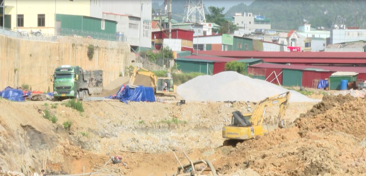 Khó khăn trong giải phóng mặt bằng dự án hồ trữ nước và điều tiết thủy lợi thị trấn Đồng Văn
