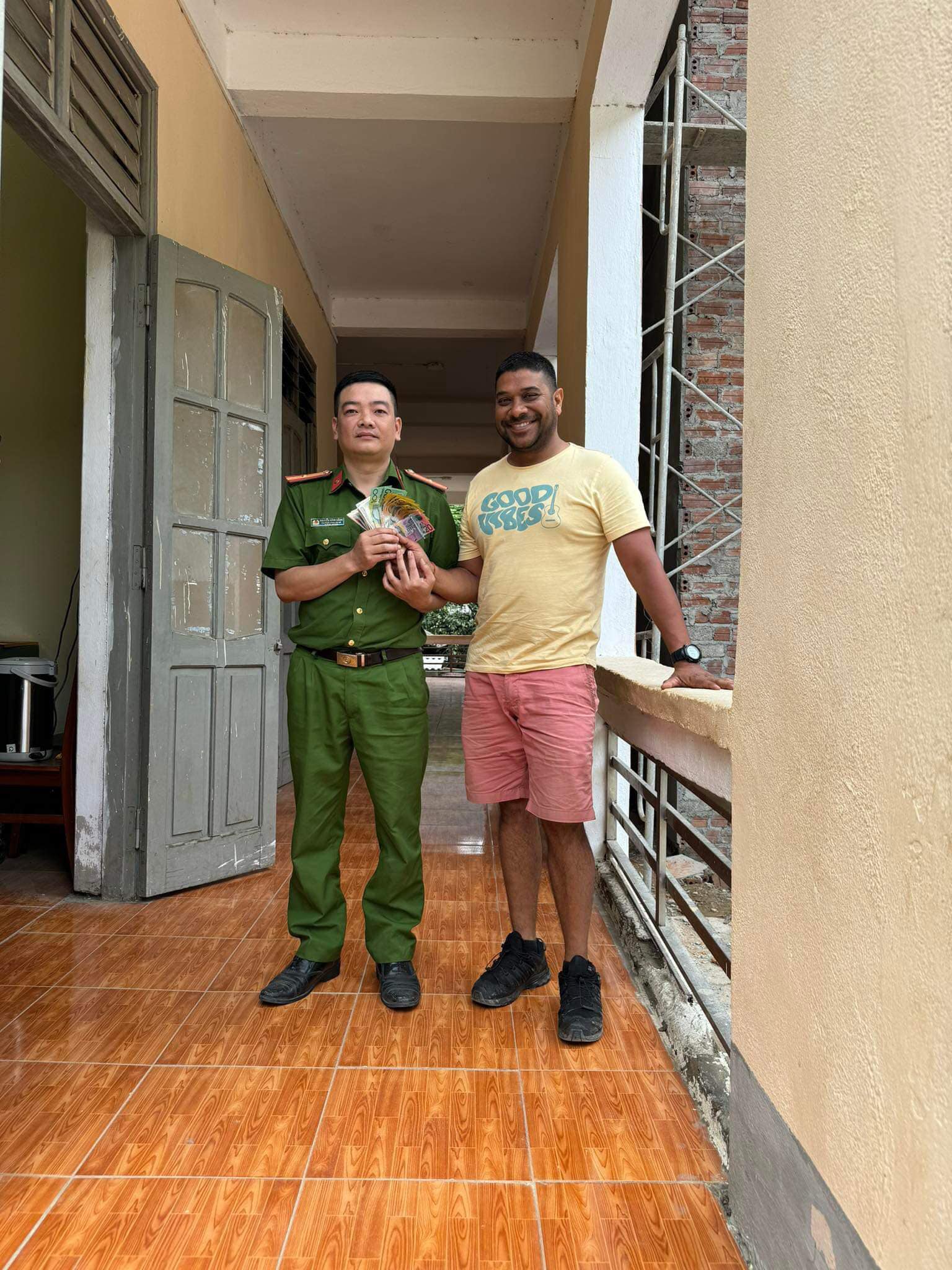 Trả lại tài sản cho du khách đánh rơi khi du lịch tại Mèo Vạc