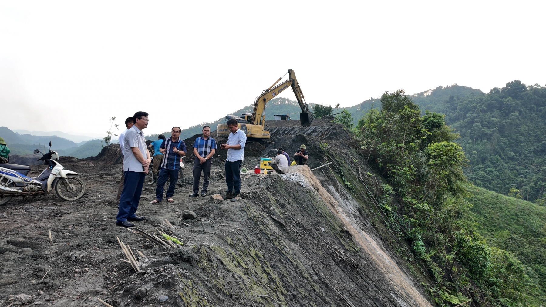 Chủ nhiệm UBKT Tỉnh ủy kiểm tra tiến độ thi công dự án cao tốc Tuyên Quang – Hà Giang (giai đoạn 1) thuộc địa phận xã Quang Minh, huyện Bắc Quang