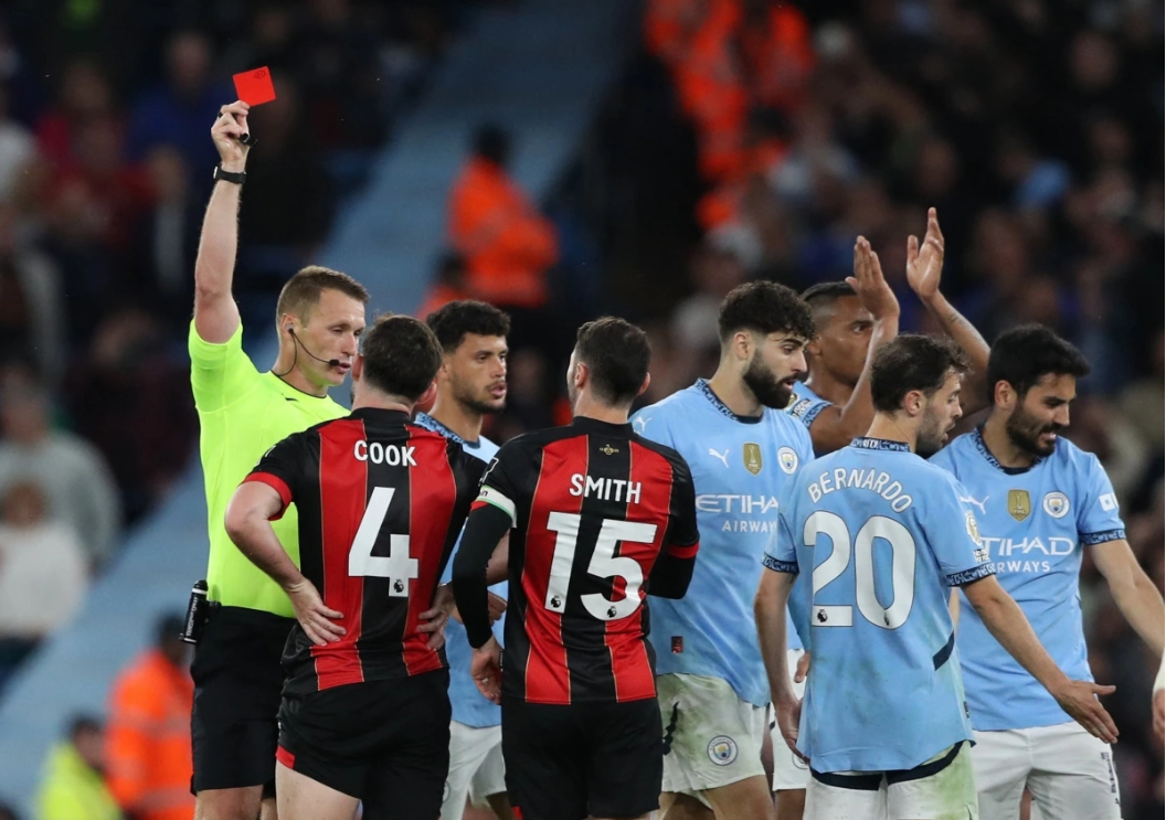 Rodri tái xuất, Man City đánh bại Bournemouth trong trận cầu có 2 thẻ đỏ