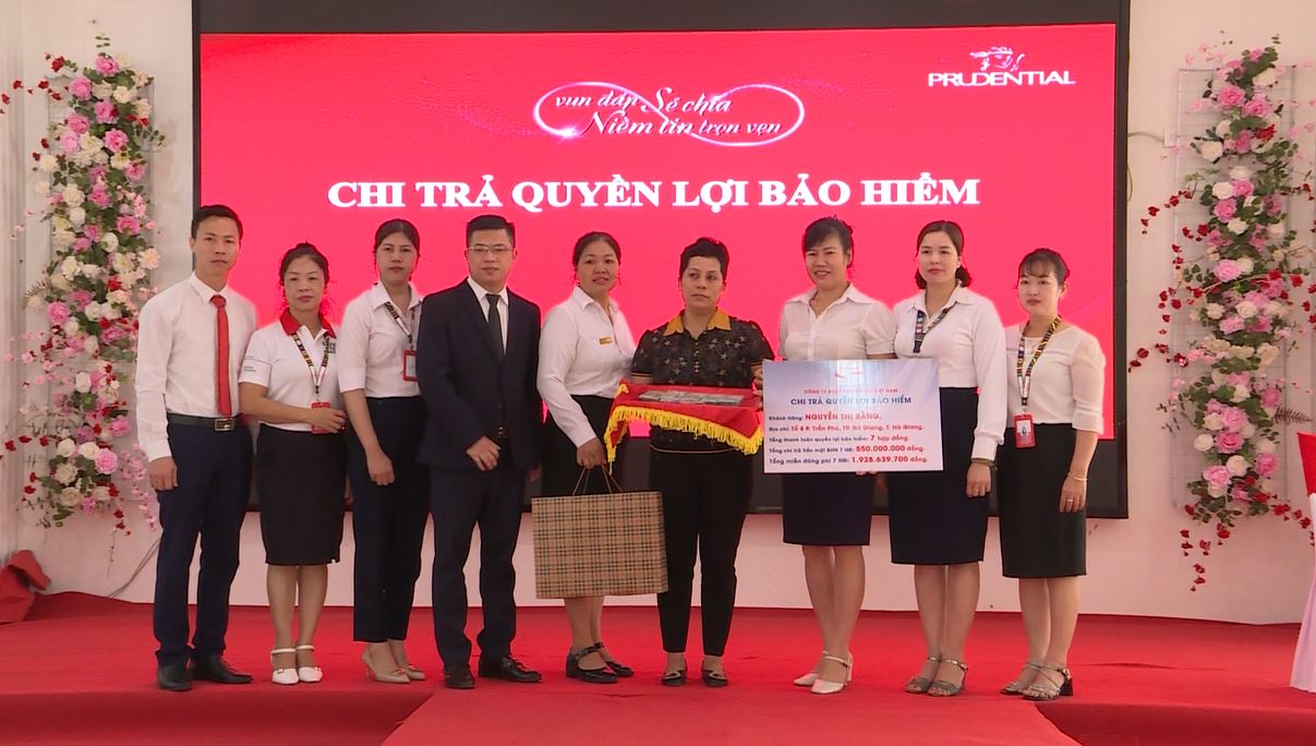 Lễ chi trả quyền lợi bảo hiểm nhân thọ Prudential Hà Giang