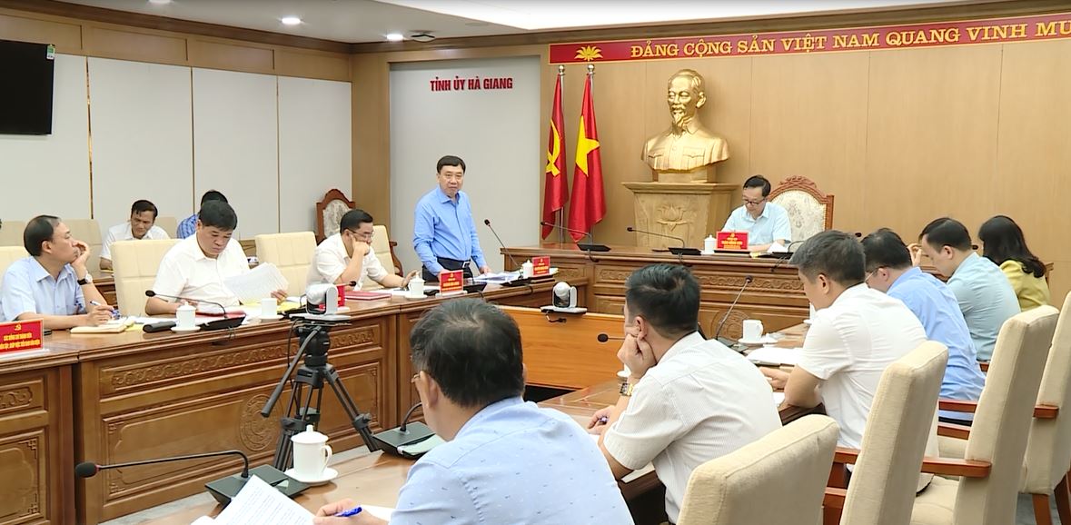 Họp tổ biên tập Tiểu ban văn kiện Đại hội đại biểu Đảng bộ Đảng bộ tỉnh lần thứ XVIII