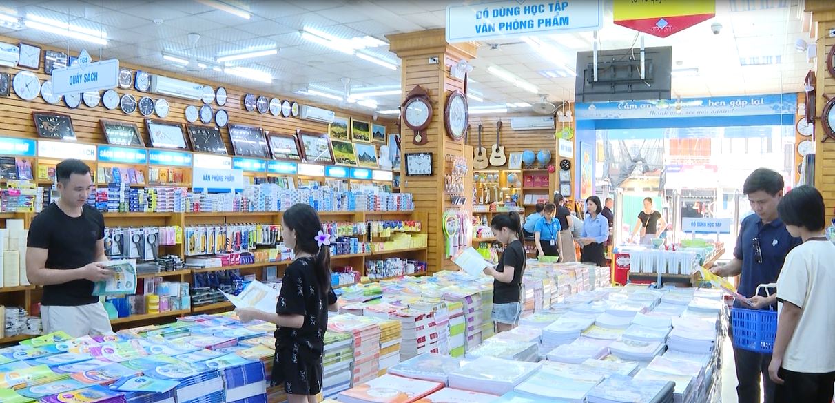 Giảm giá sách giáo khoa cho năm học mới