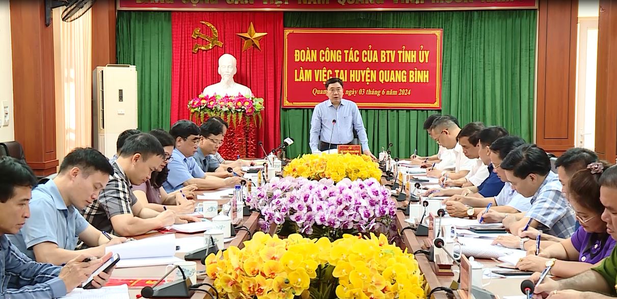 Quyền Bí thư Tỉnh ủy Nguyễn Mạnh Dũng làm việc với BTV Huyện ủy Quang Bình
