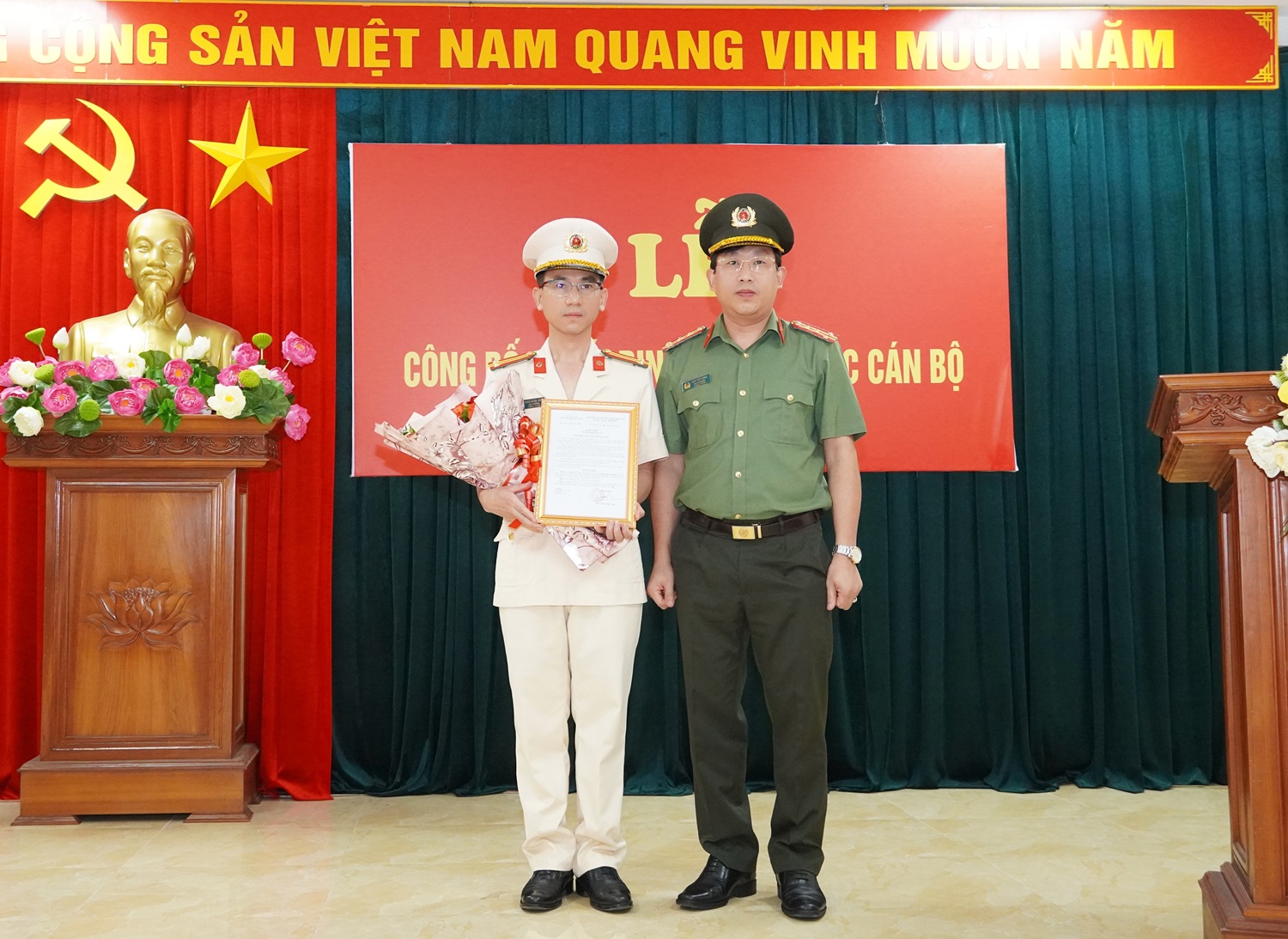Công bố Quyết định của Giám đốc Công an tỉnh về Công tác cán bộ